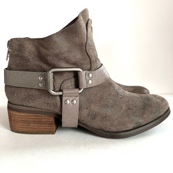 NOT RATED FINCH BOHO RODEO DISTRESSED SLOUCHY HARNESS ANKLE BOOTIE IN TAUPE Sz10 - Picture 1 of 14